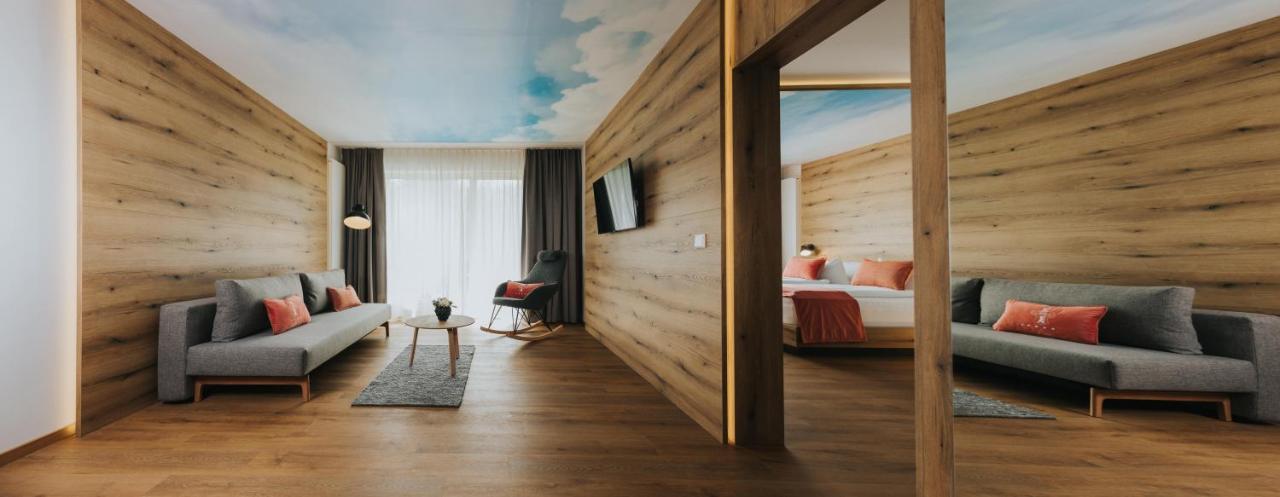 Hotel Drei Quellen Therme Бад-Грисбах Экстерьер фото